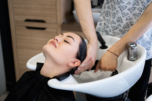 Why Salon Services At Home Are Gaining Popularity In India
